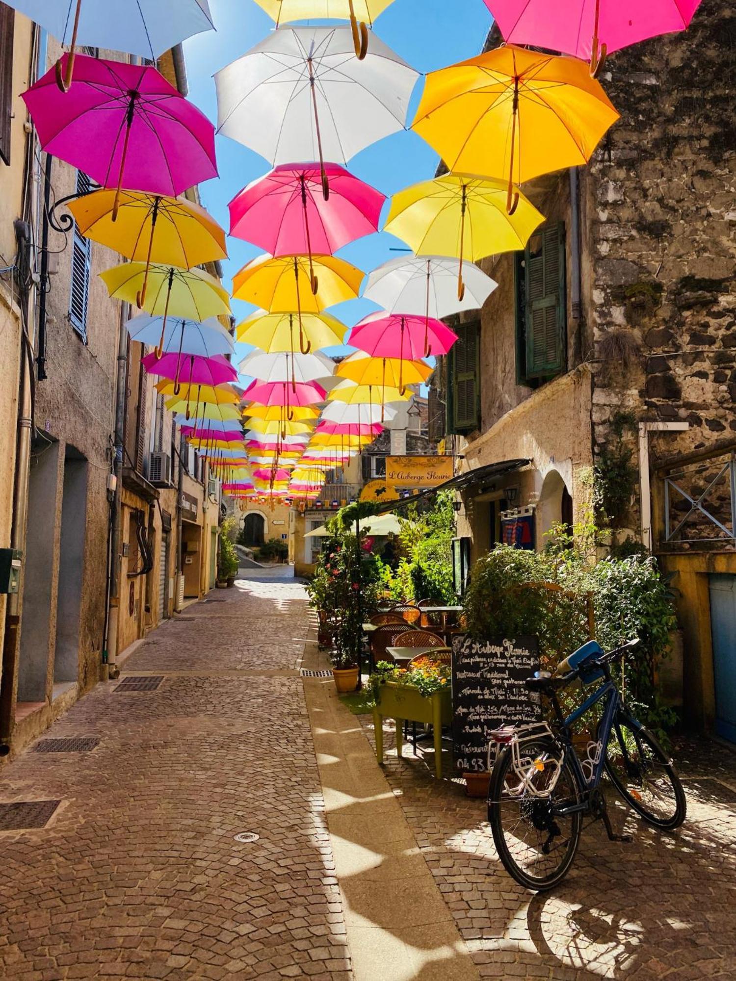 Spacieux 2 Chambres 65M2 Climatise Au Village Medieval Entre Nice Et Antibes Villeneuve-Loubet Exterior photo